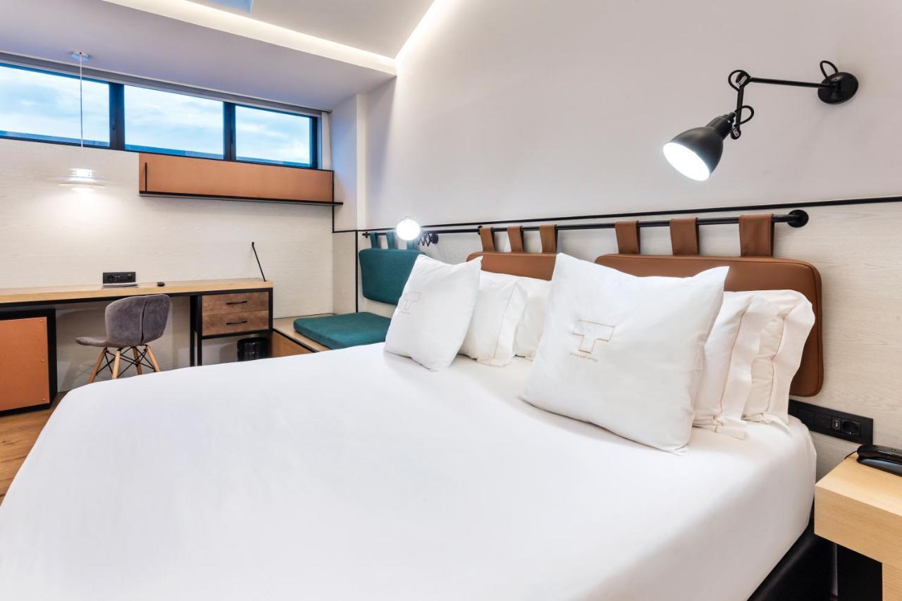 One Shot Tabakalera House 4*